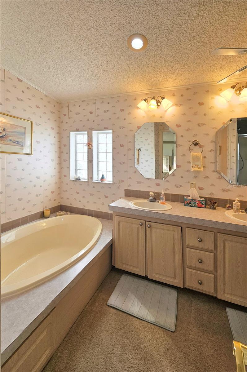 6604 SCENIC POINT DR SE, WINTER HAVEN, FL, 33884