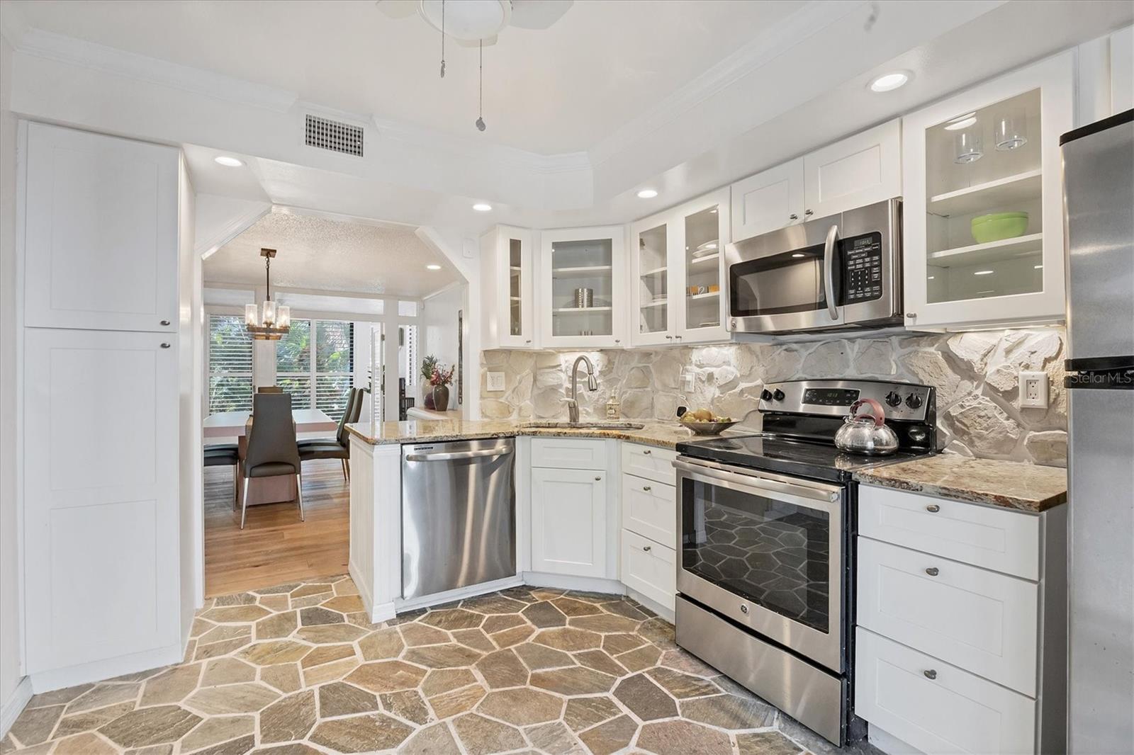3324 THORNWOOD RD #3324, SARASOTA, FL, 34231