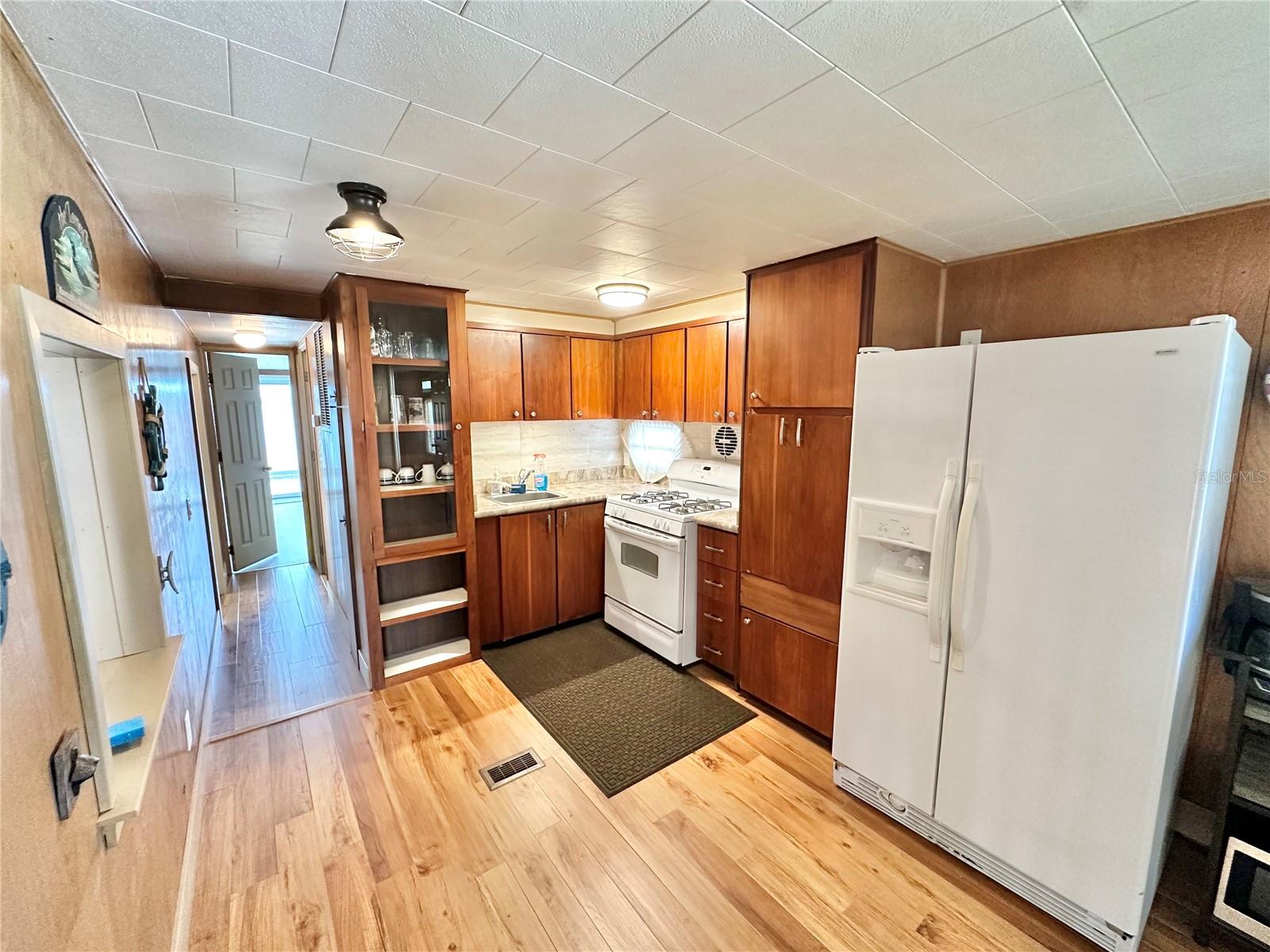 926 VILLA LAGOON DR, TAVARES, FL, 32778