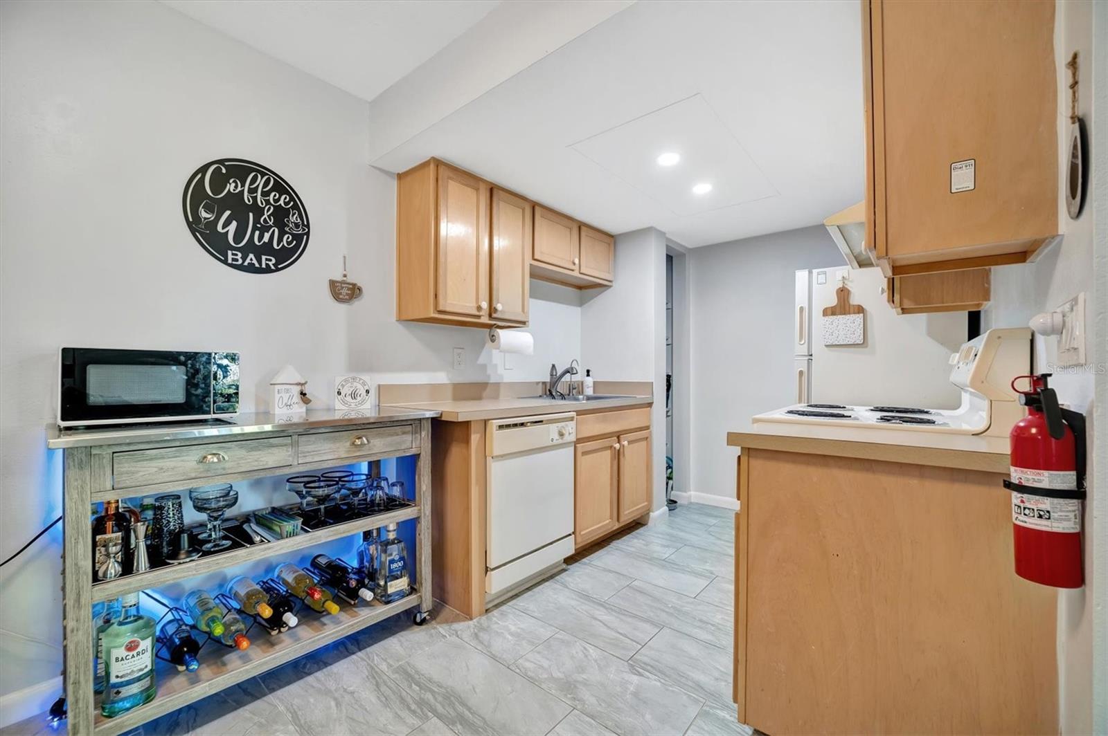 5400 26TH ST W #B27, BRADENTON, FL, 34207