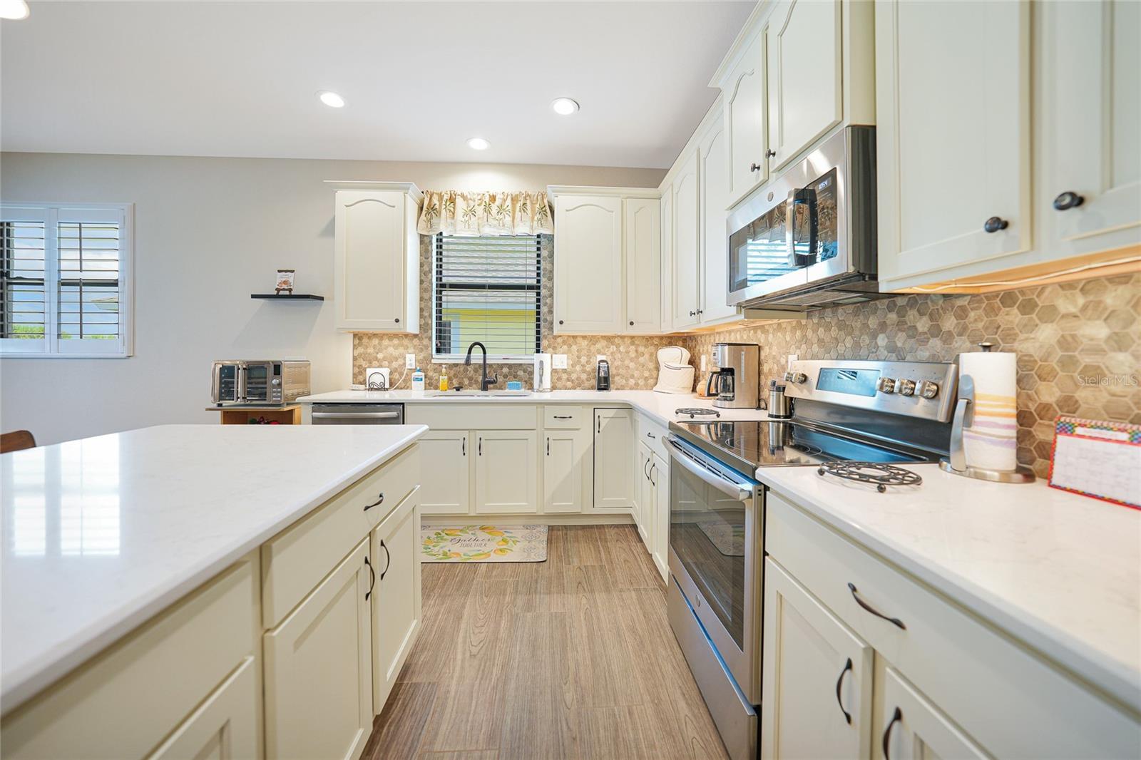 632 ROSE APPLE CIR, PORT CHARLOTTE, FL, 33954