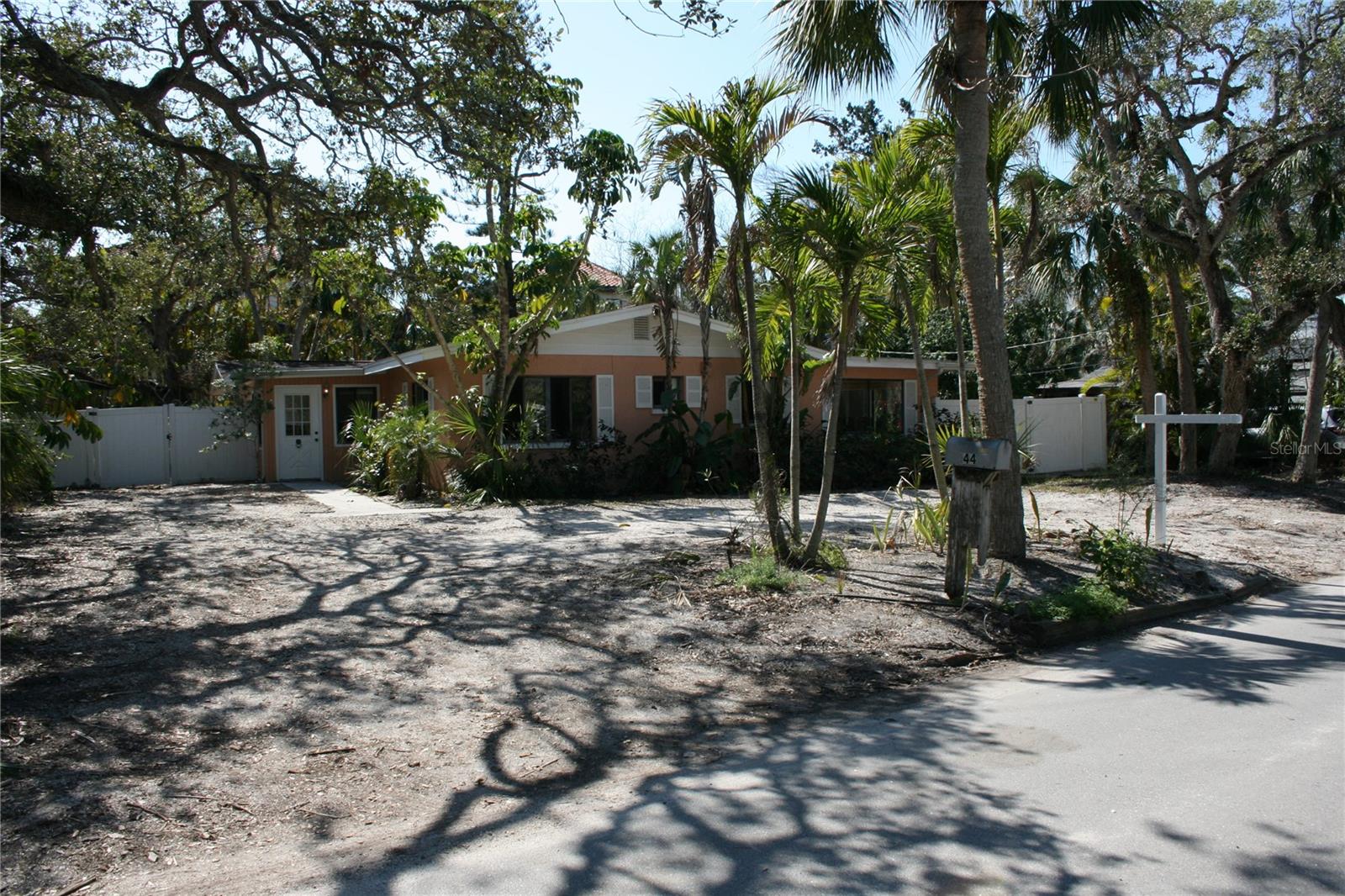 144 GARDEN LN, SARASOTA, FL, 34242