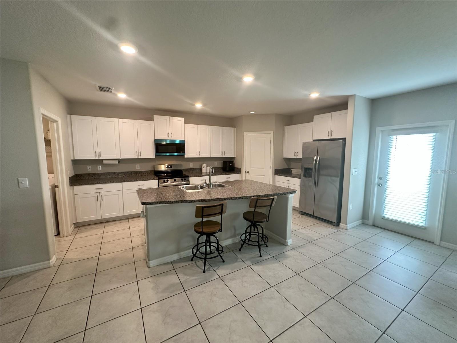 7208 PEARLY EVERLASTING AVE, TAMPA, FL, 33619