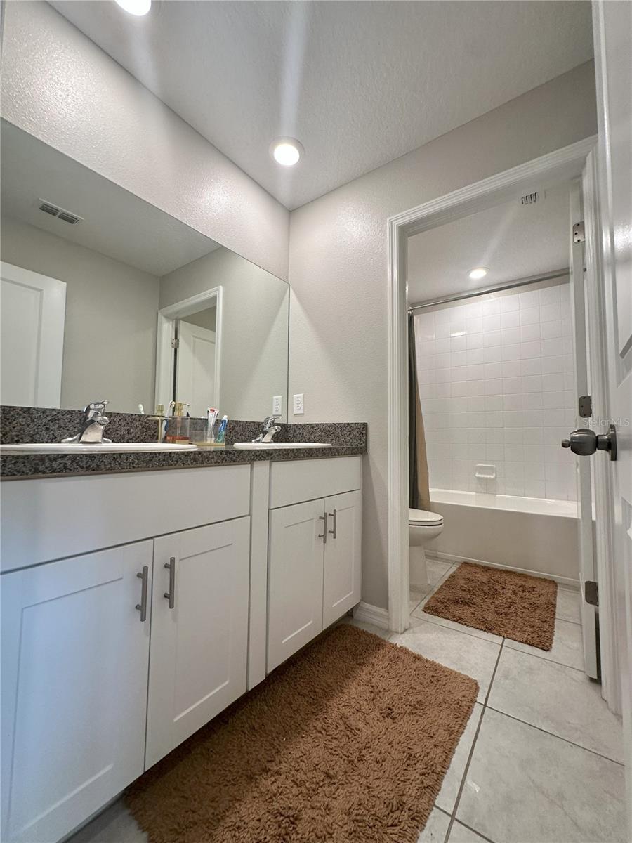 7208 PEARLY EVERLASTING AVE, TAMPA, FL, 33619