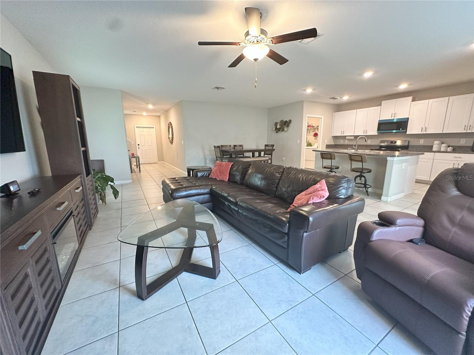 7208 PEARLY EVERLASTING AVE, TAMPA, FL, 33619