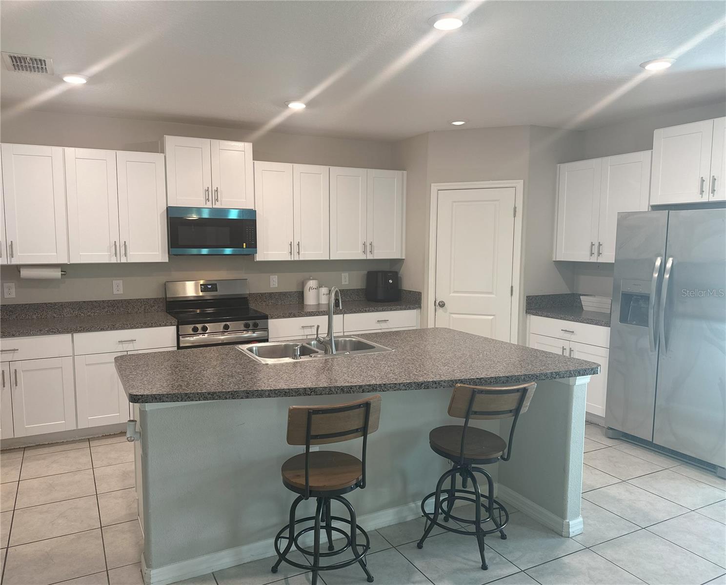 7208 PEARLY EVERLASTING AVE, TAMPA, FL, 33619