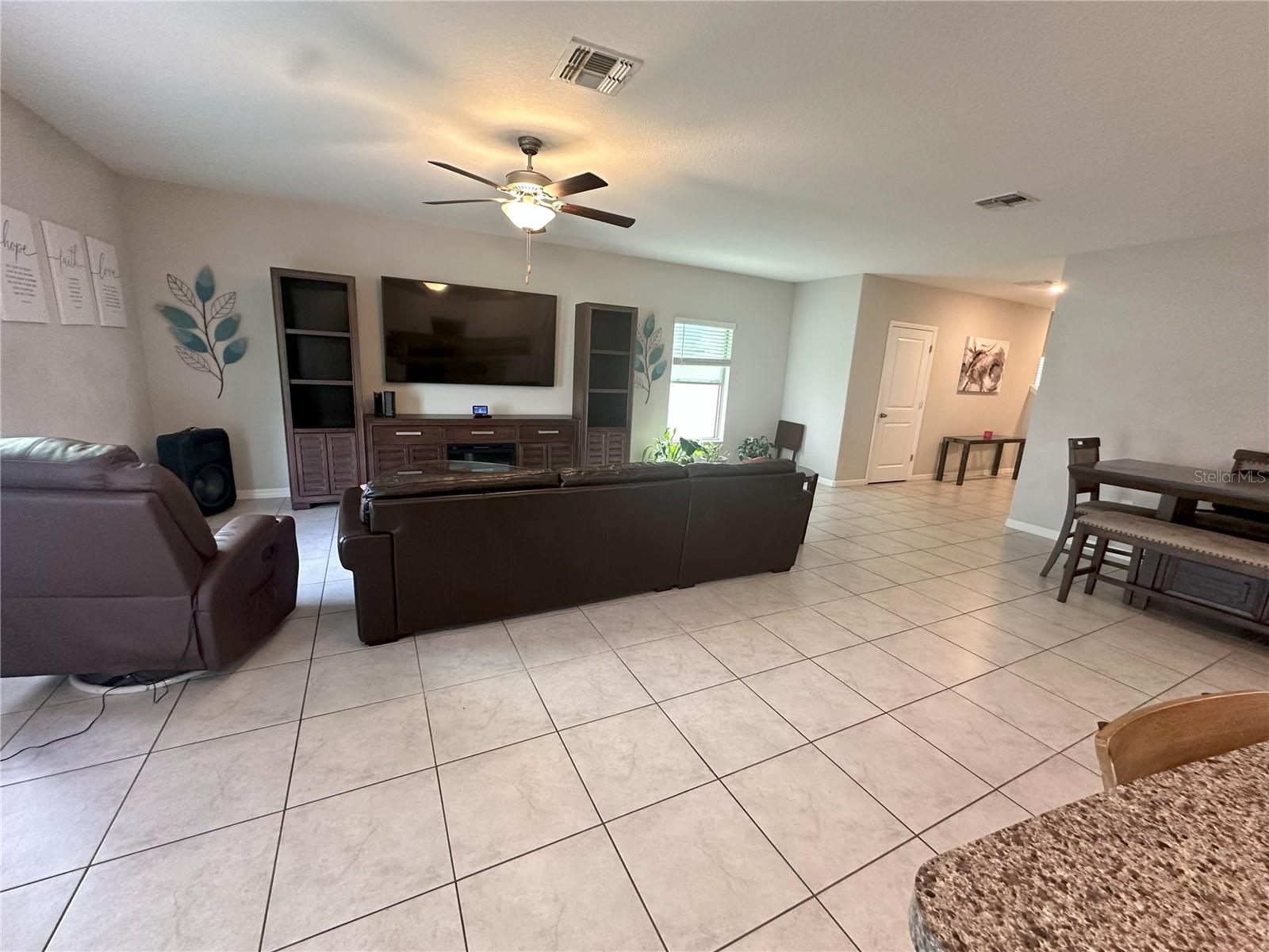 7208 PEARLY EVERLASTING AVE, TAMPA, FL, 33619