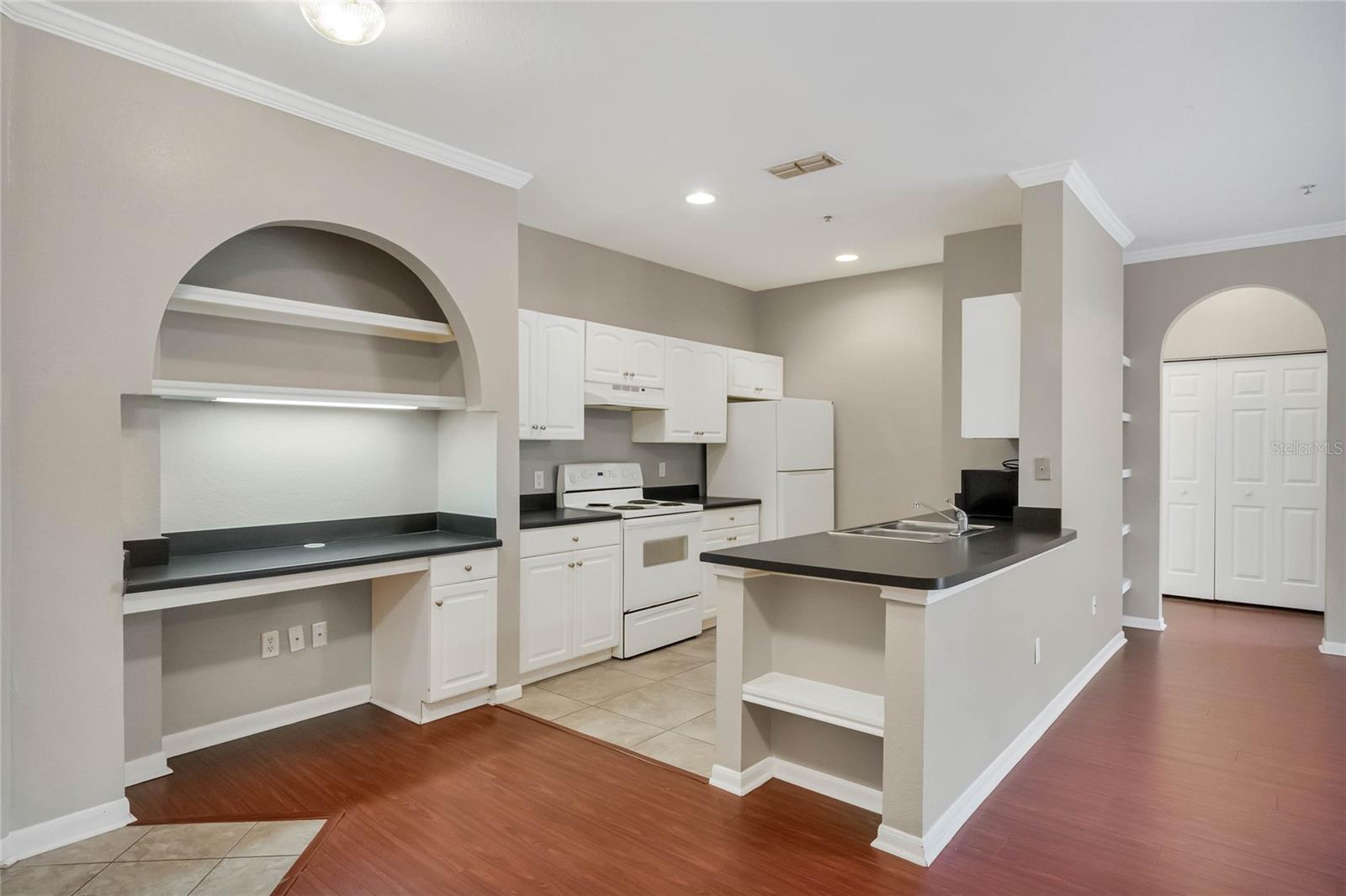 860 N ORANGE AVE #424, ORLANDO, FL, 32801