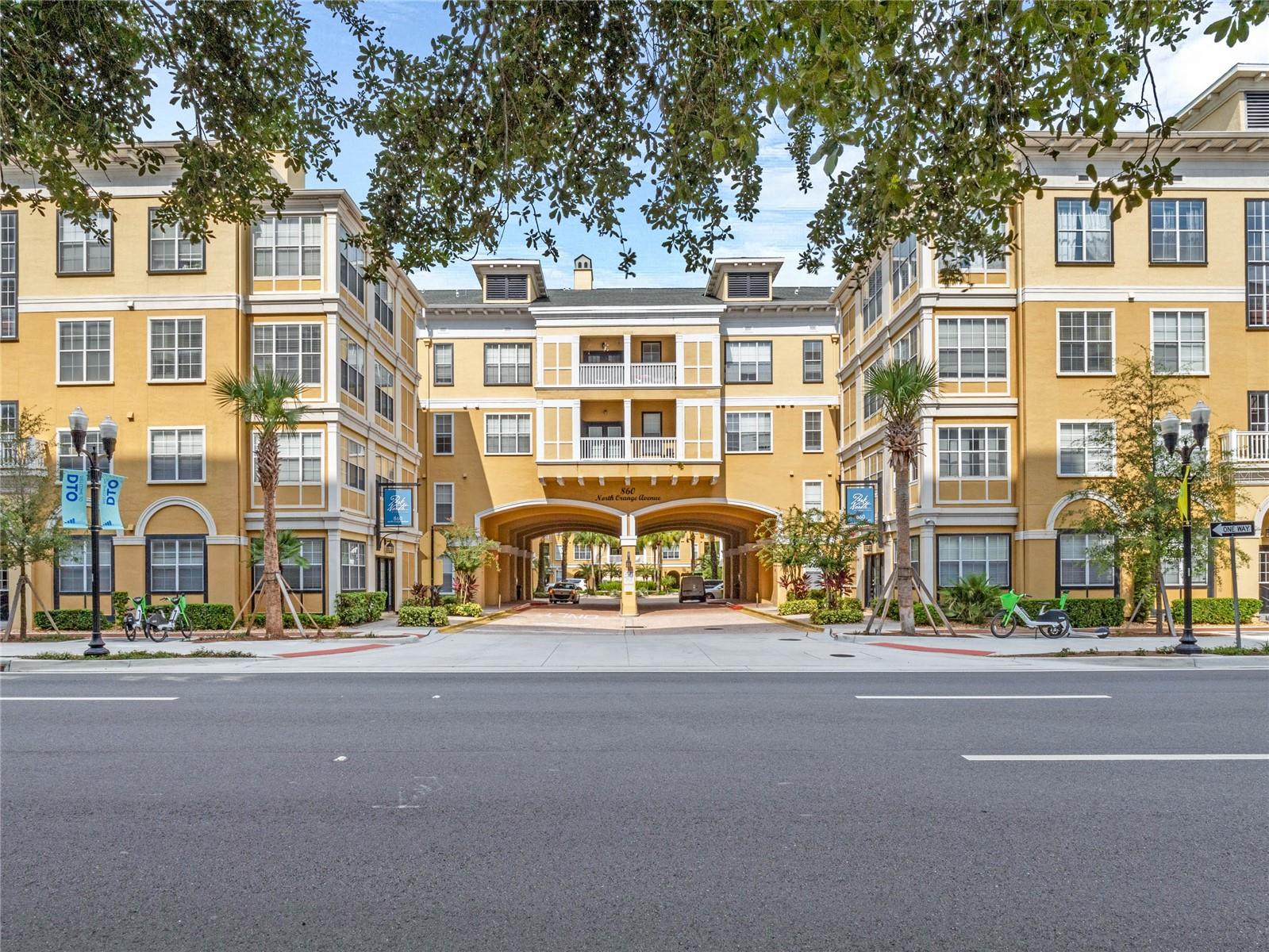 860 N ORANGE AVE #424, ORLANDO, FL, 32801