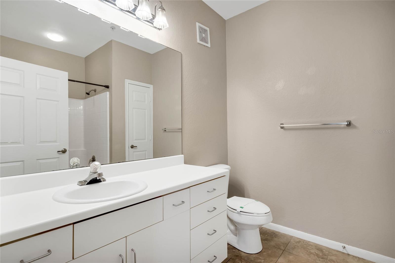 860 N ORANGE AVE #424, ORLANDO, FL, 32801