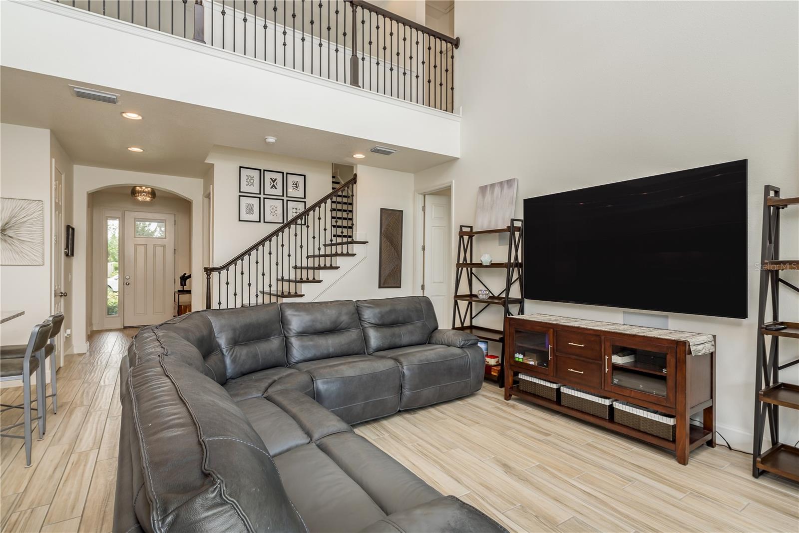 8011 MARBELLA CREEK AVE, TAMPA, FL, 33625
