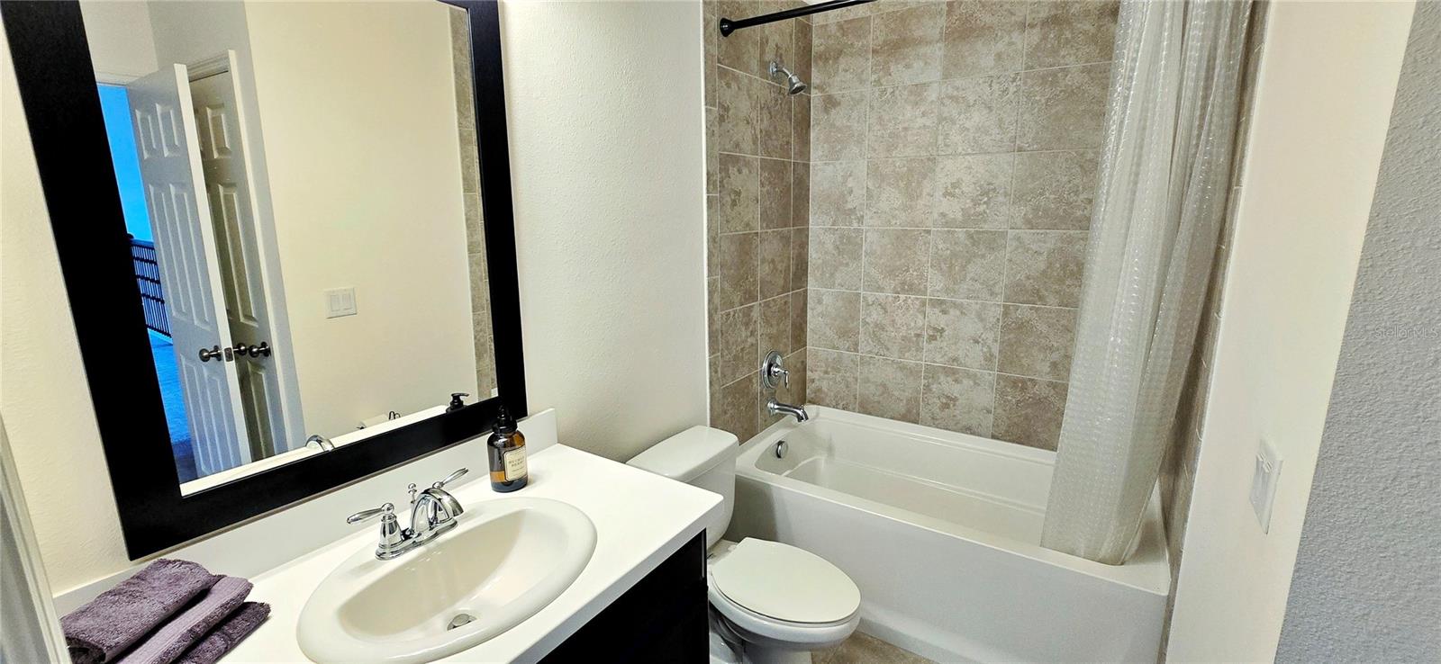 8011 MARBELLA CREEK AVE, TAMPA, FL, 33625