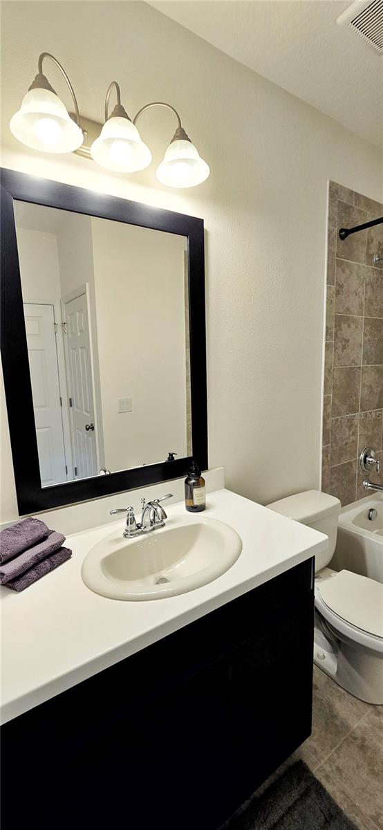 8011 MARBELLA CREEK AVE, TAMPA, FL, 33625