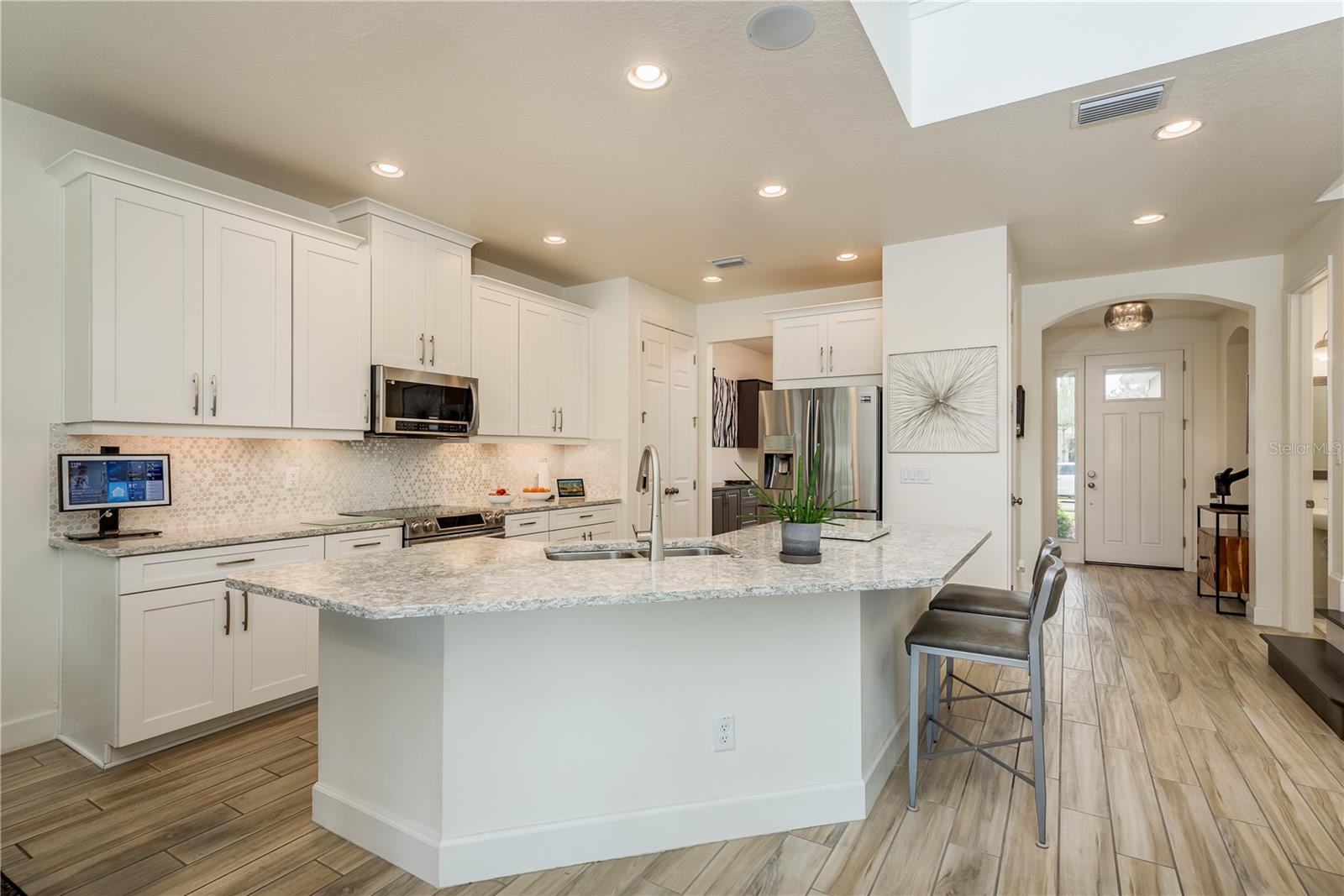 8011 MARBELLA CREEK AVE, TAMPA, FL, 33625