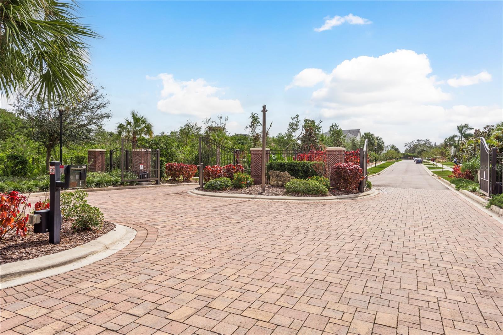 8011 MARBELLA CREEK AVE, TAMPA, FL, 33625