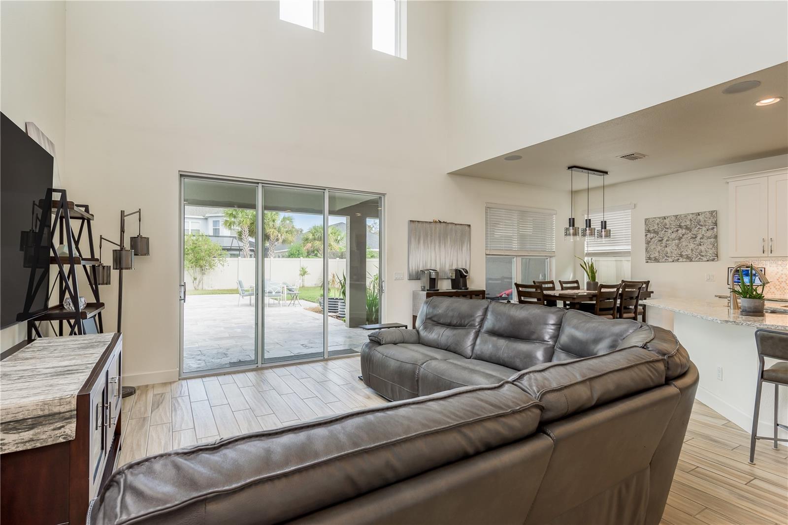 8011 MARBELLA CREEK AVE, TAMPA, FL, 33625