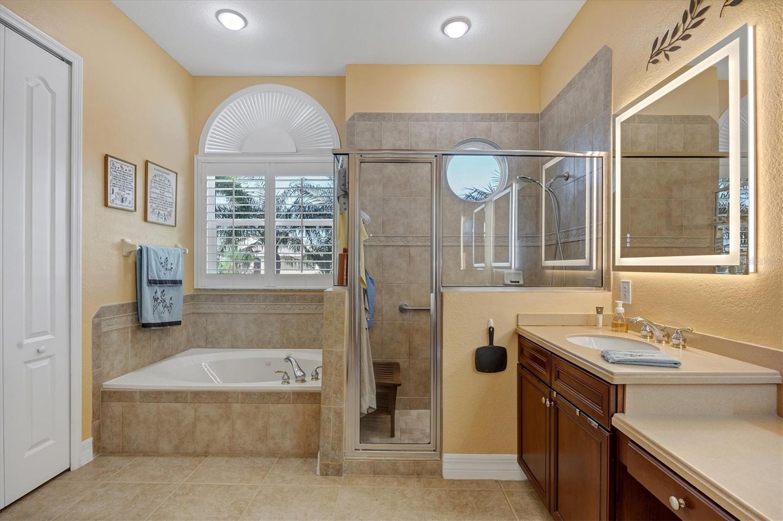 935 ROTONDA CIR, ROTONDA WEST, FL, 33947