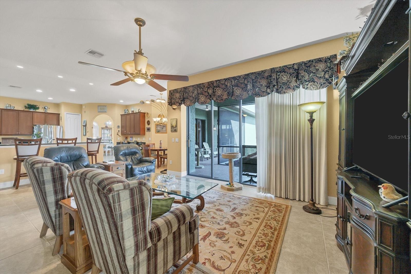 935 ROTONDA CIR, ROTONDA WEST, FL, 33947