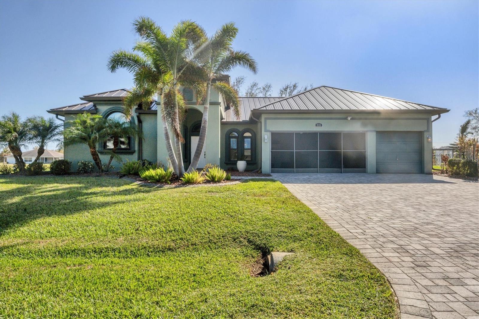 935 ROTONDA CIR, ROTONDA WEST, FL, 33947