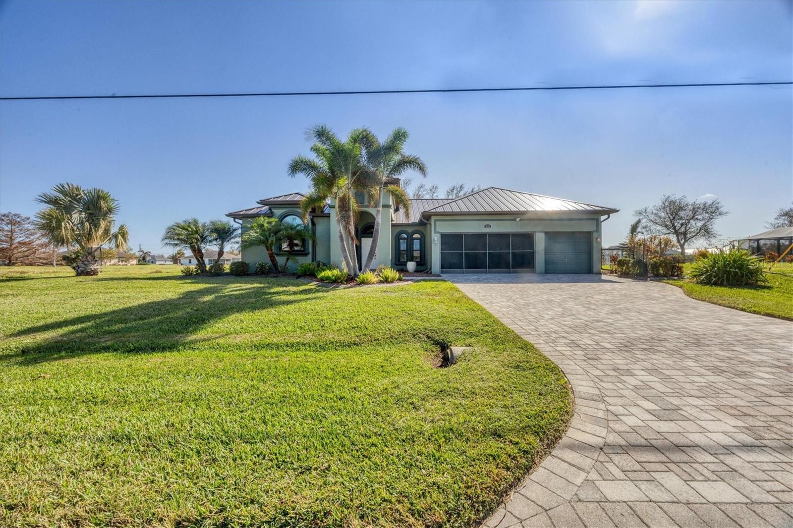 935 ROTONDA CIR, ROTONDA WEST, FL, 33947