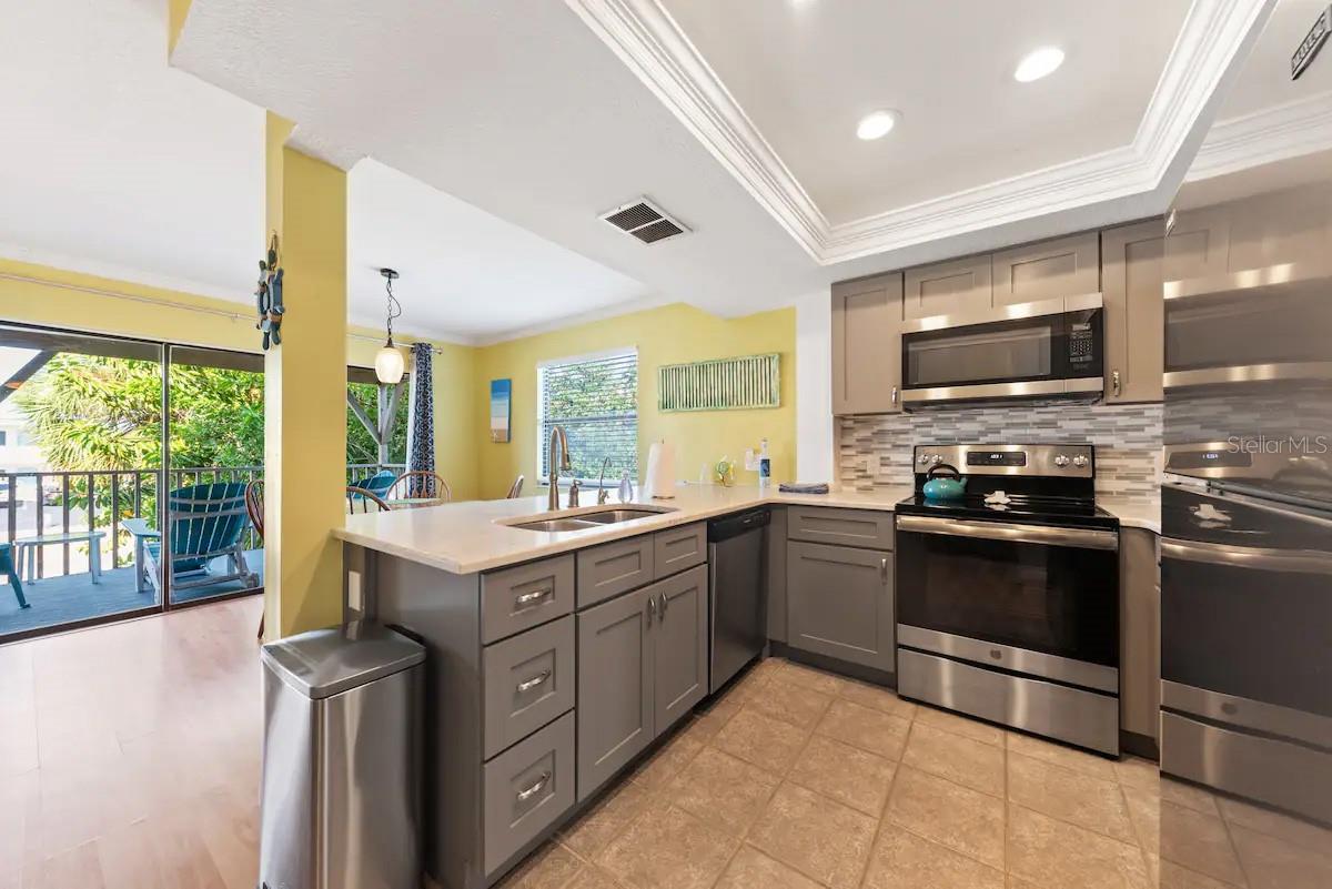 2109 GULF BLVD #1B, INDIAN ROCKS BEACH, FL, 33785