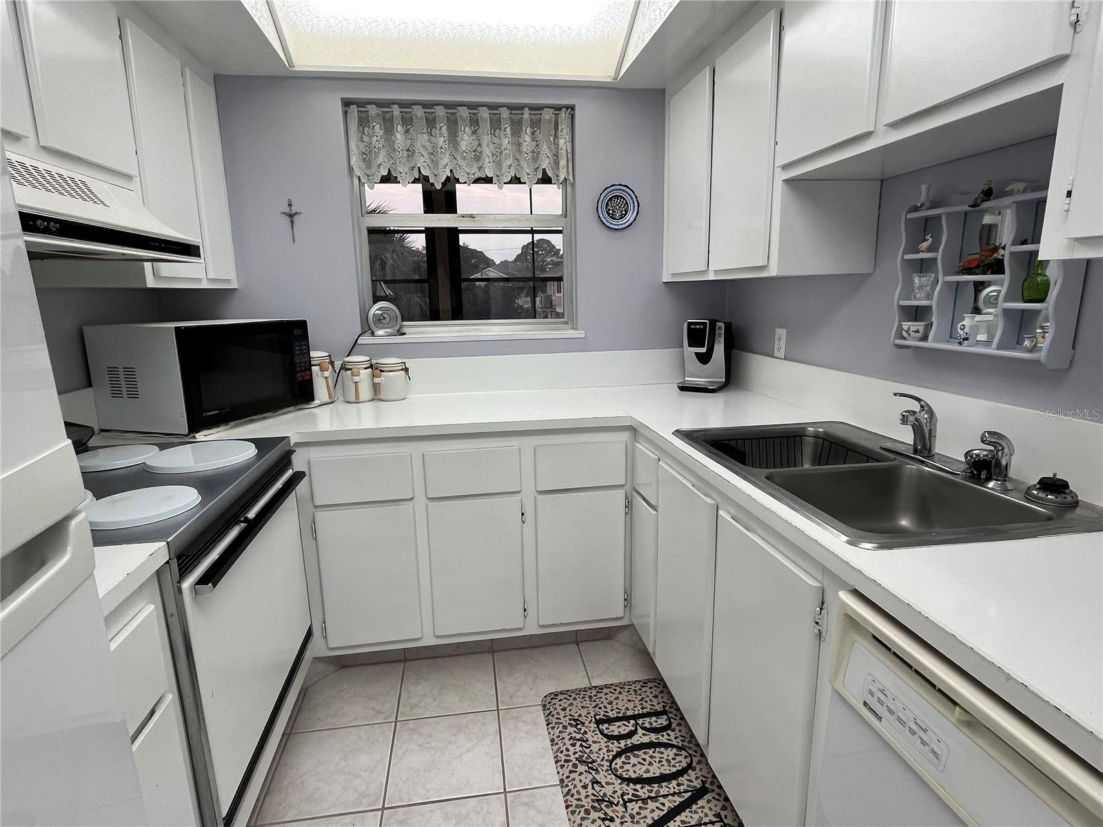 630 WINDRUSH BAY DR, TARPON SPRINGS, FL, 34689