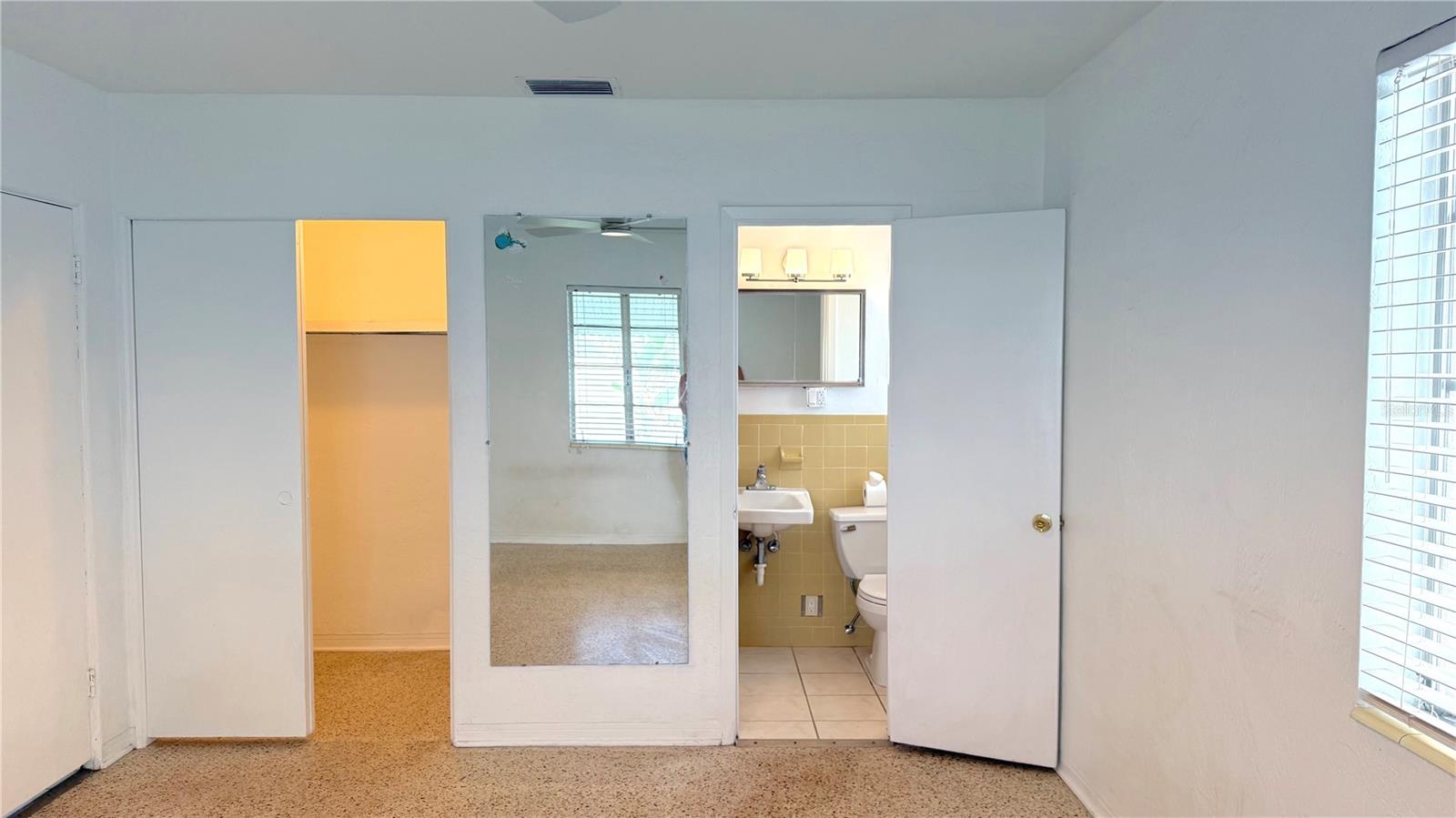 5871 52ND AVE N, KENNETH CITY, FL, 33709