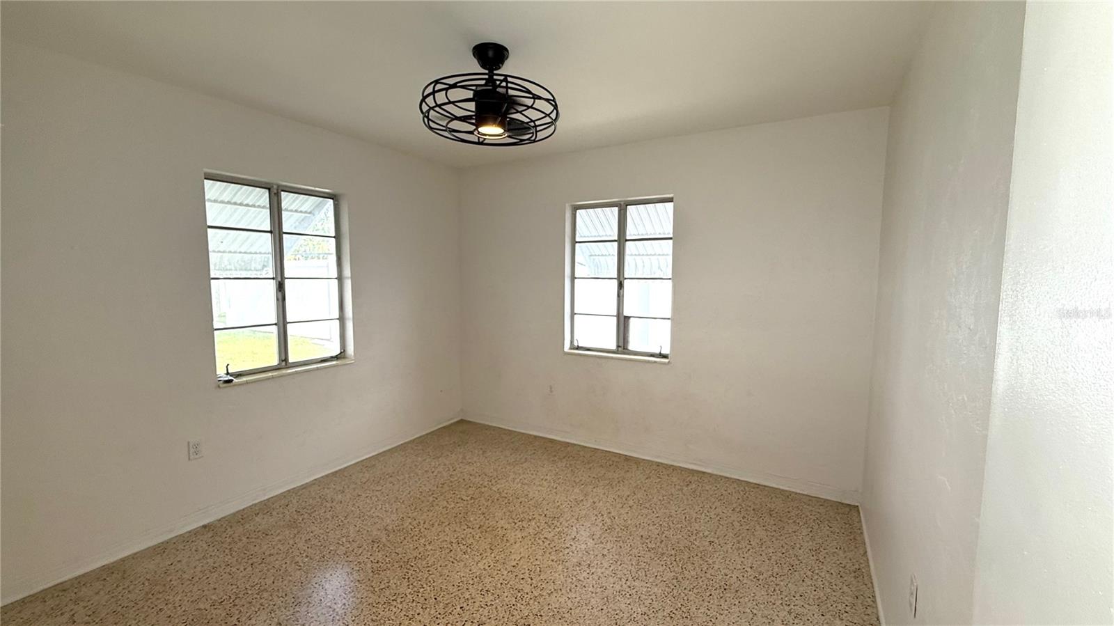 5871 52ND AVE N, KENNETH CITY, FL, 33709