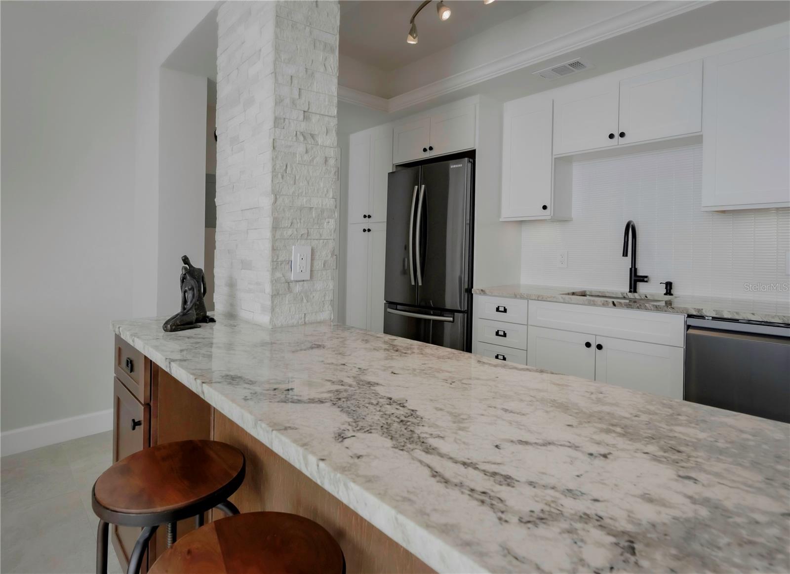 7100 SUNSHINE SKYWAY LN S #304, ST PETERSBURG, FL, 33711