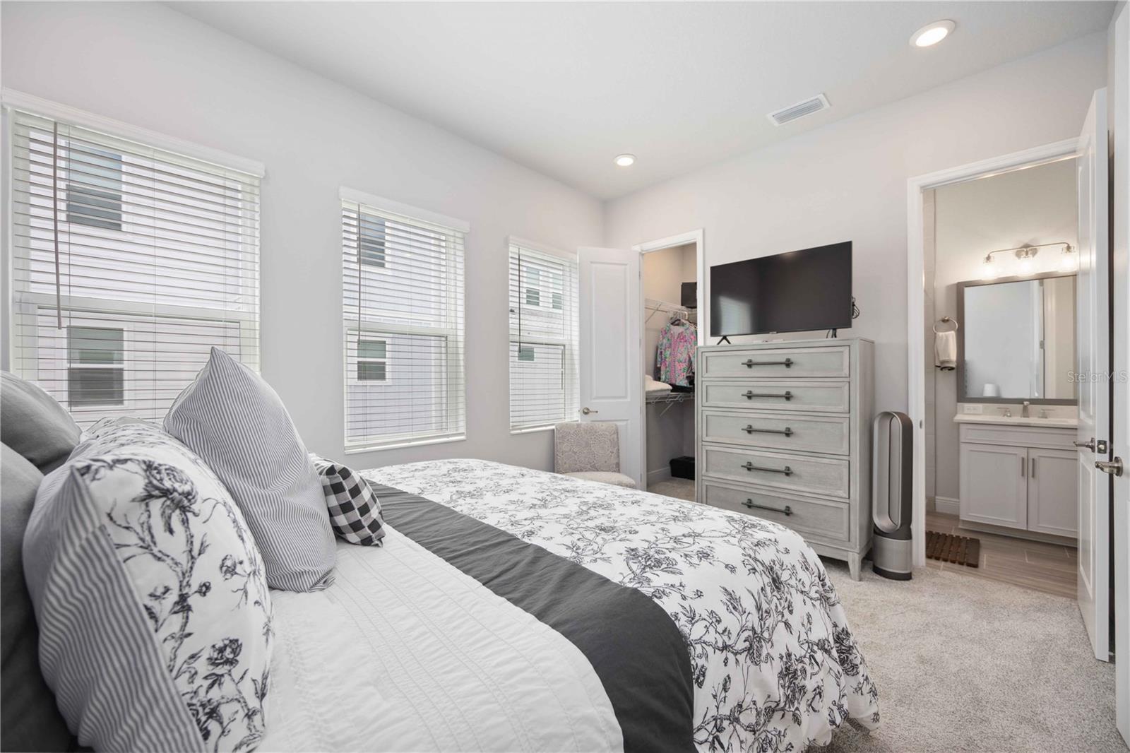 2344 LINDSTROM ST, SARASOTA, FL, 34237