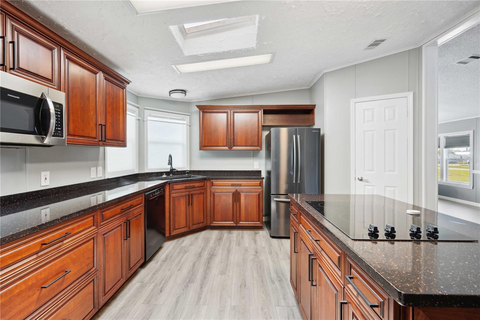 37617 AMIGO DR, ZEPHYRHILLS, FL, 33541