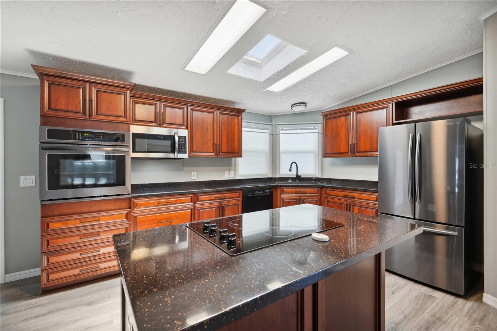 37617 AMIGO DR, ZEPHYRHILLS, FL, 33541