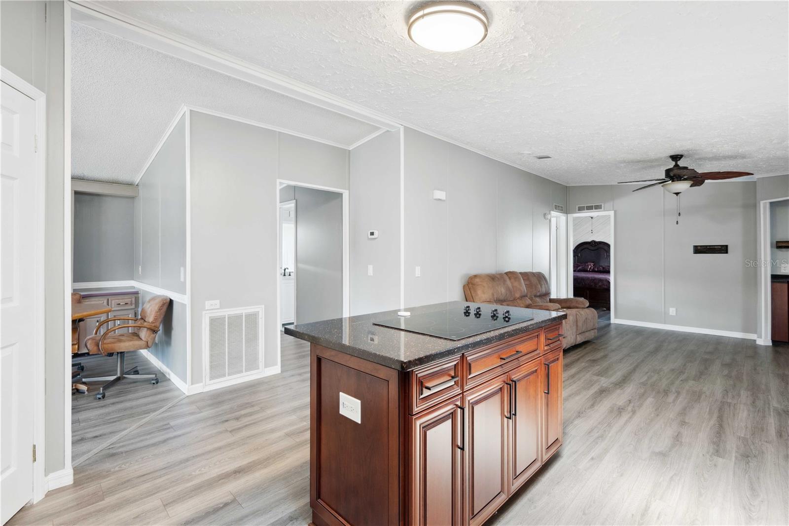 37617 AMIGO DR, ZEPHYRHILLS, FL, 33541