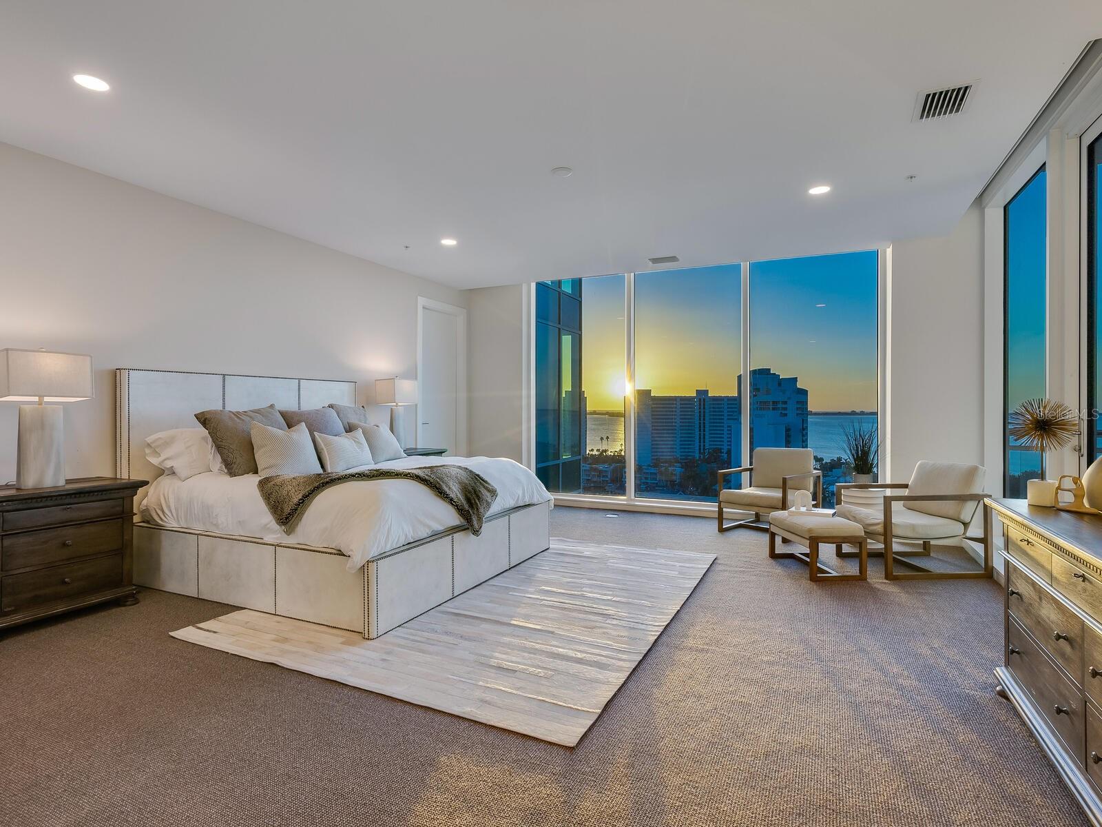 540 N TAMIAMI TRL #1201, SARASOTA, FL, 34236