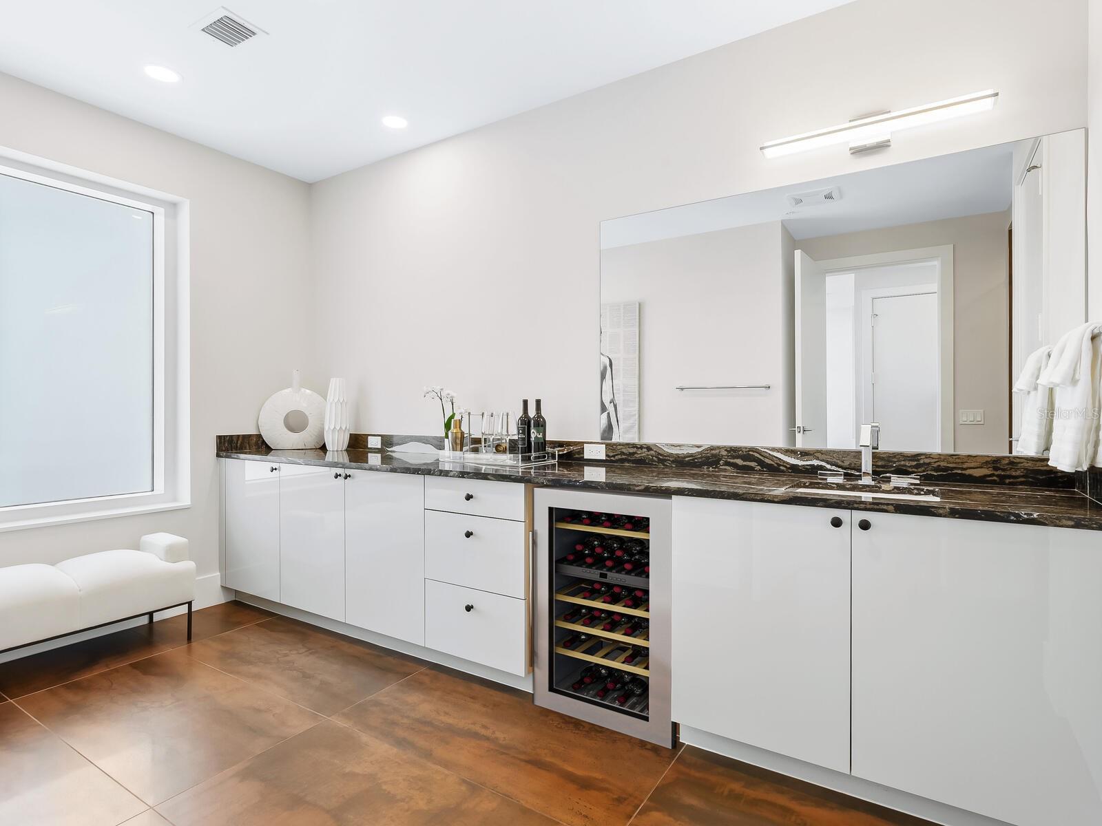 540 N TAMIAMI TRL #1201, SARASOTA, FL, 34236