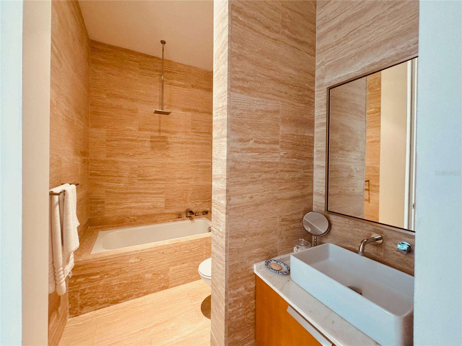 PR9109938 Property Photo