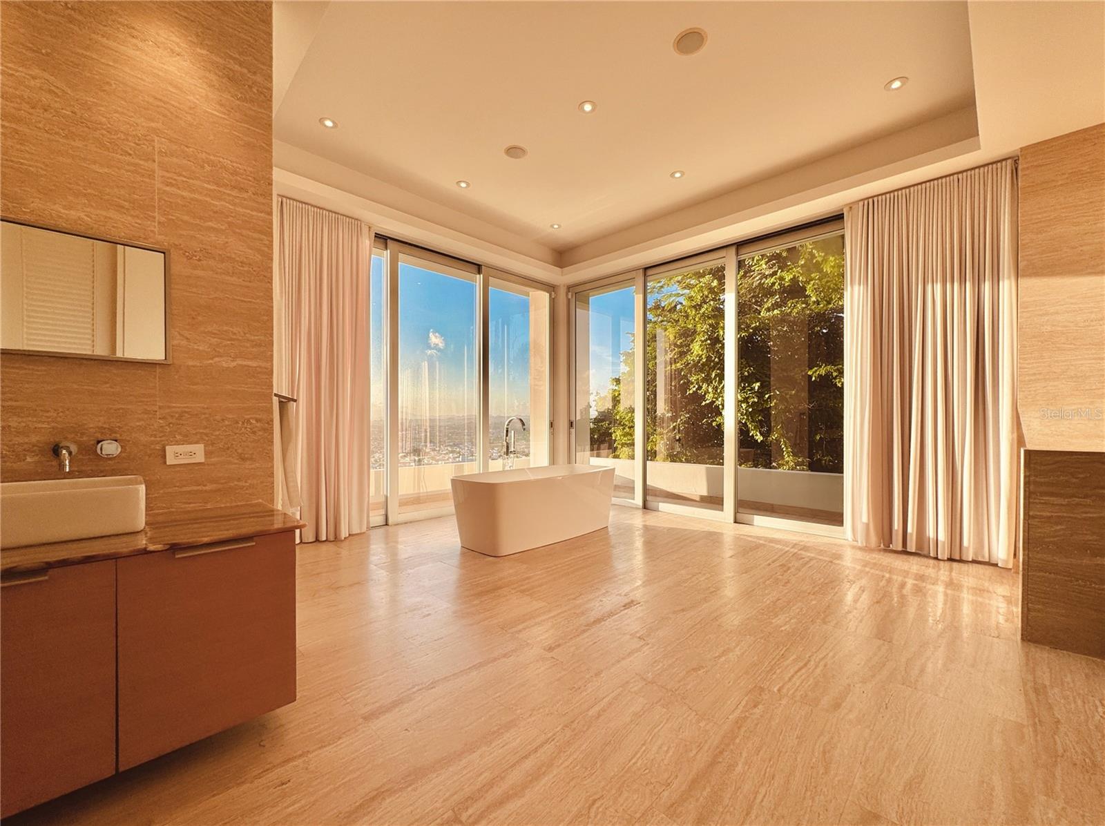 PR9109938 Property Photo