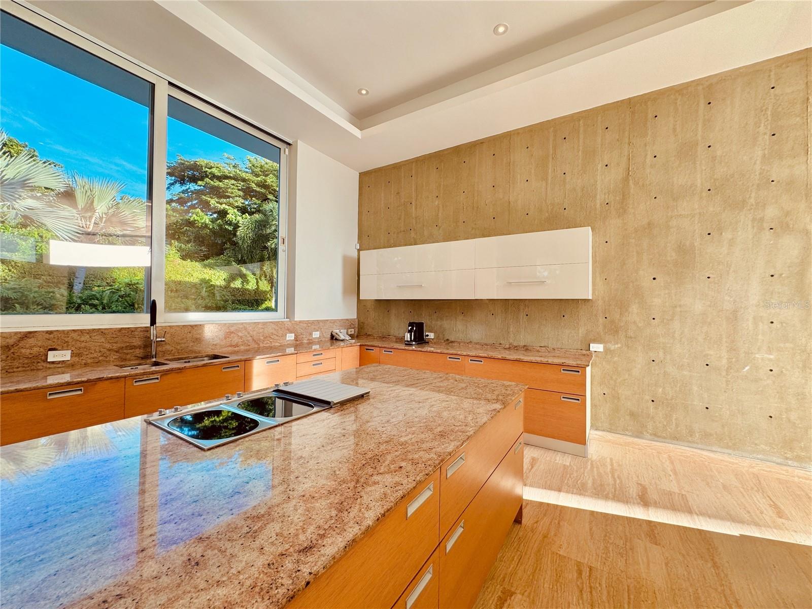 PR9109938 Property Photo