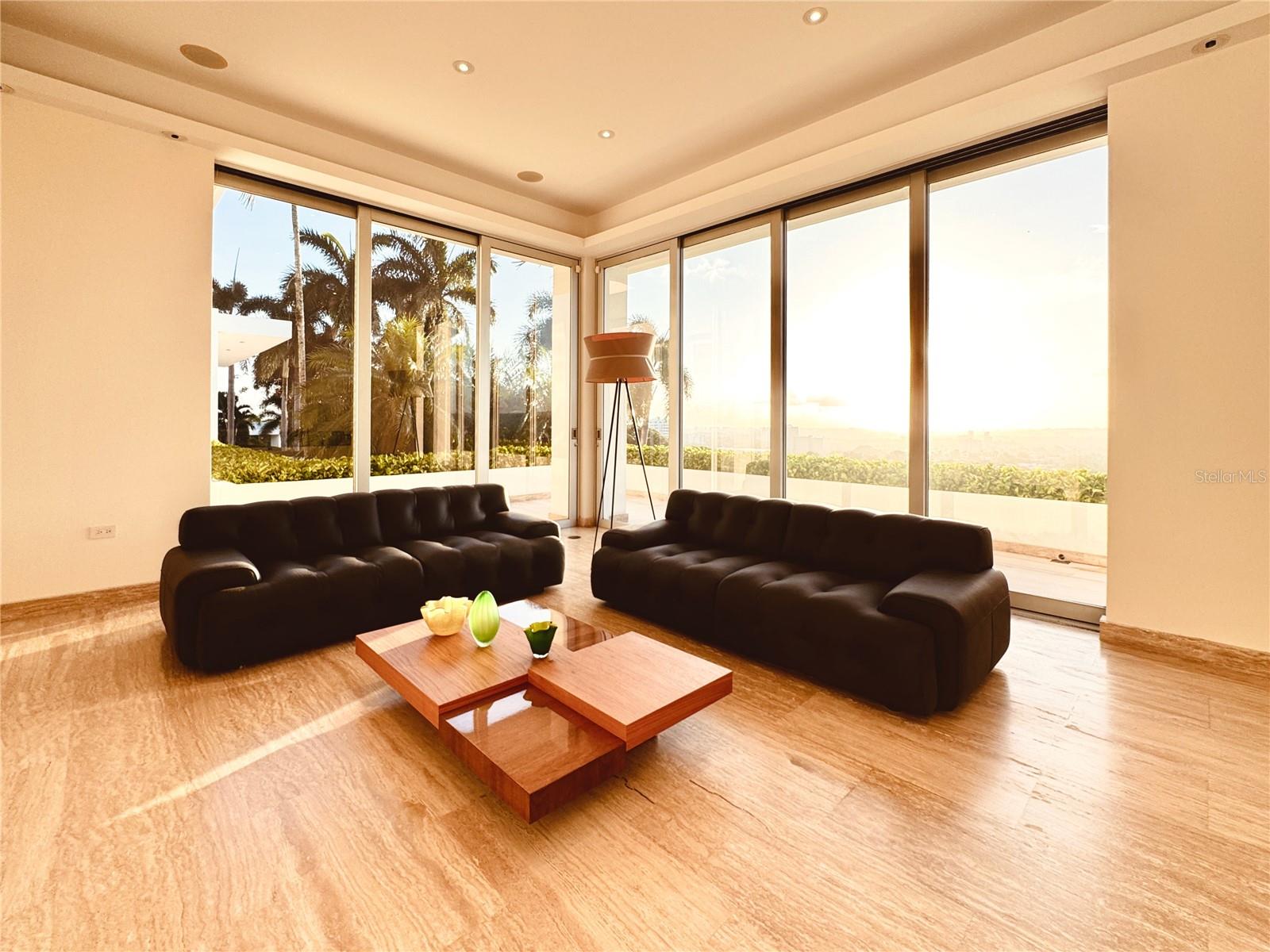 PR9109938 Property Photo