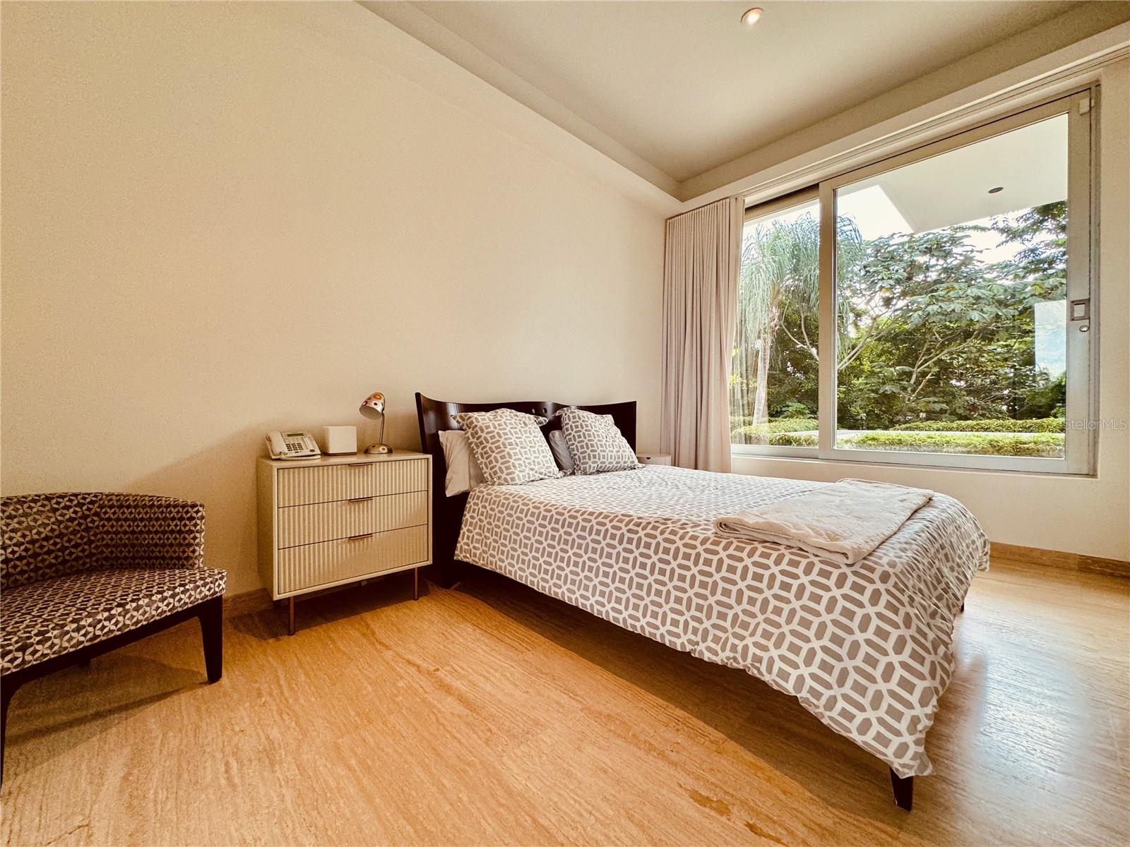 PR9109938 Property Photo