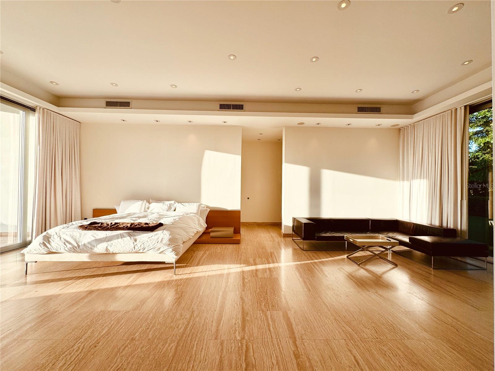 PR9109938 Property Photo