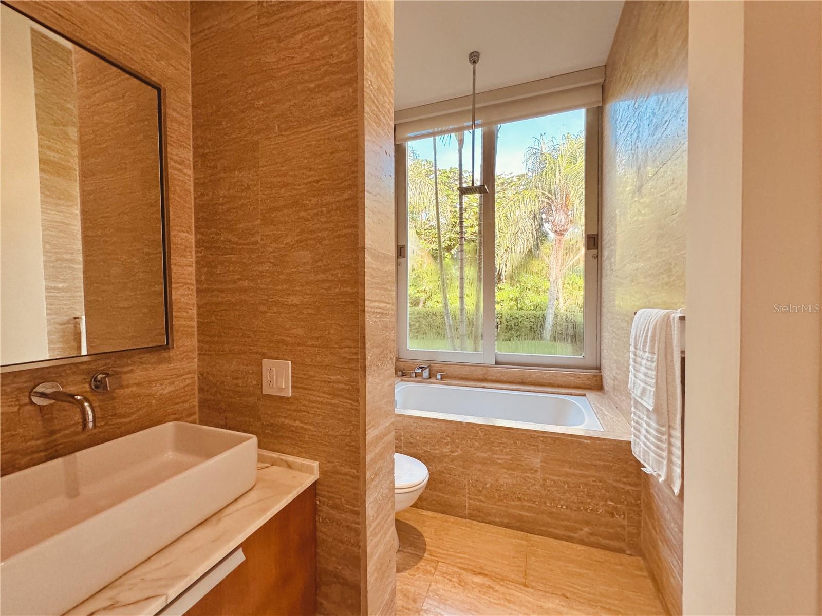 PR9109938 Property Photo