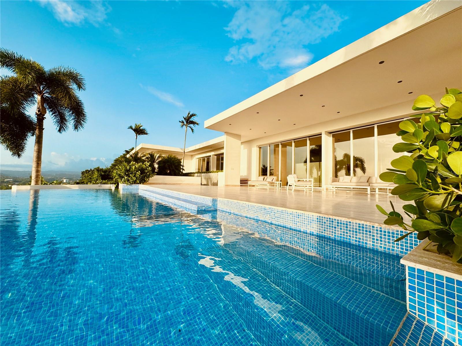 PR9109938 Property Photo