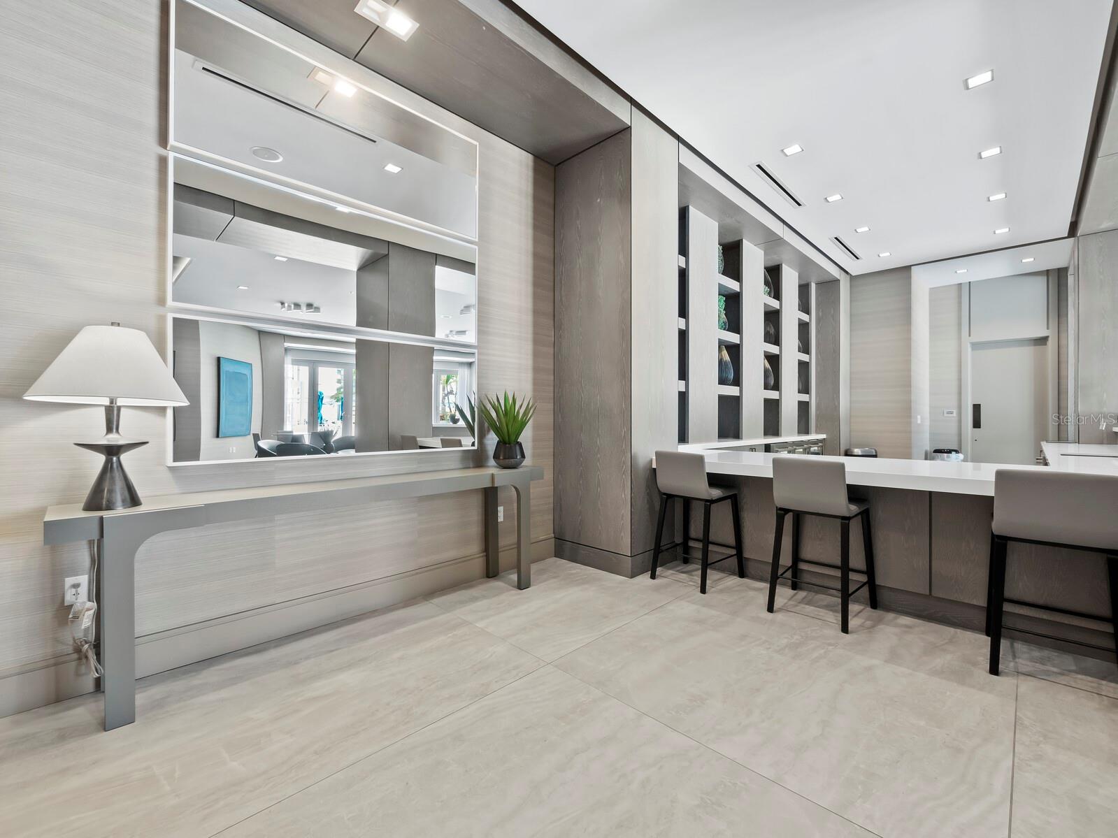 111 S PINEAPPLE AVE #1004, SARASOTA, FL, 34236