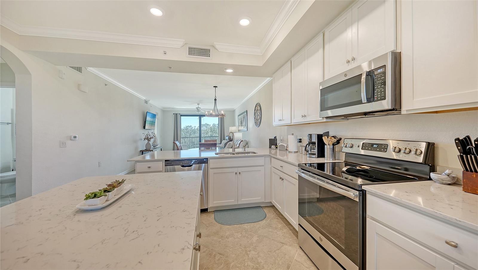 17510 GAWTHROP DR #305, BRADENTON, FL, 34211