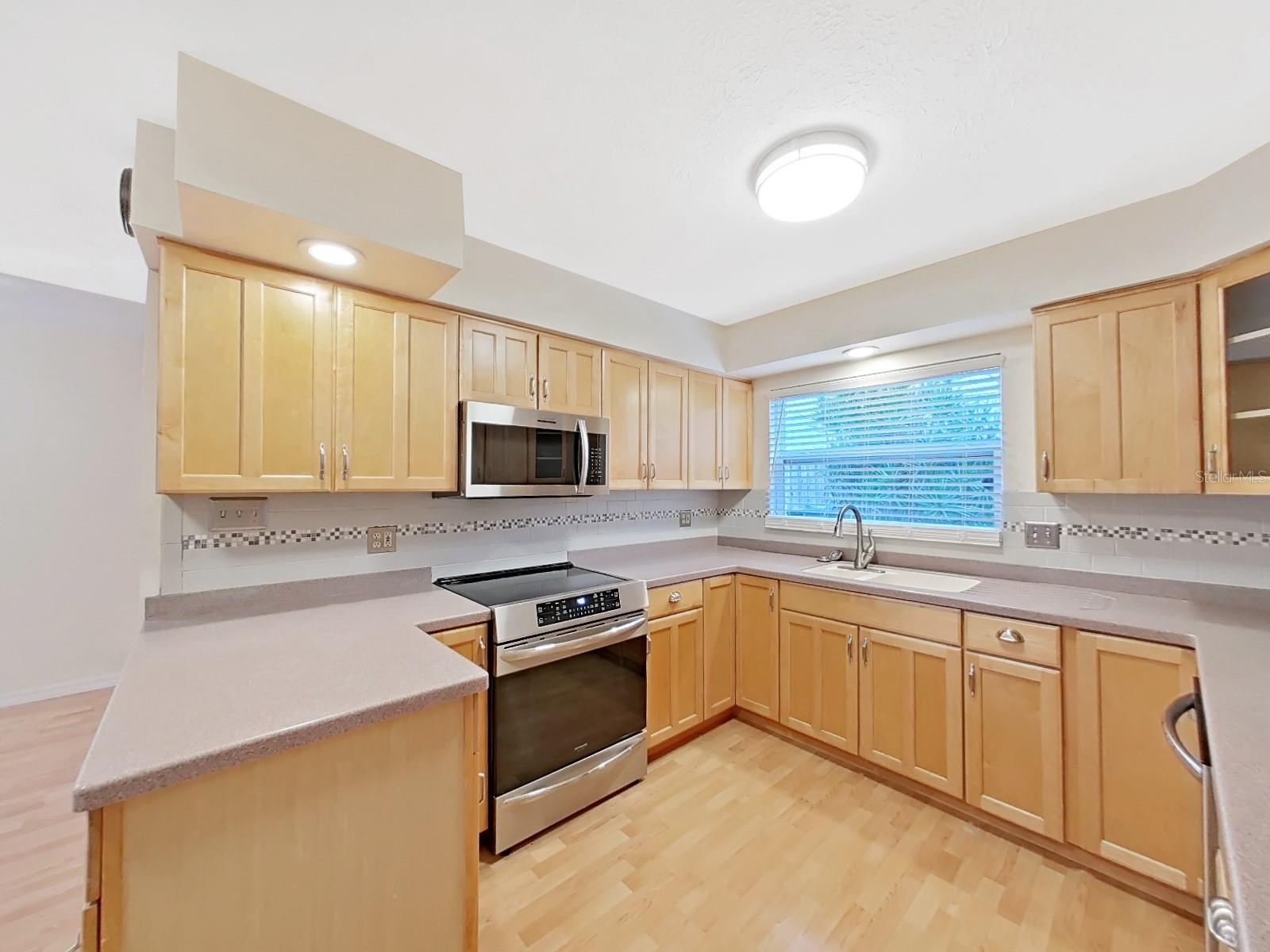 2109 CLIFTON DR, VALRICO, FL, 33594