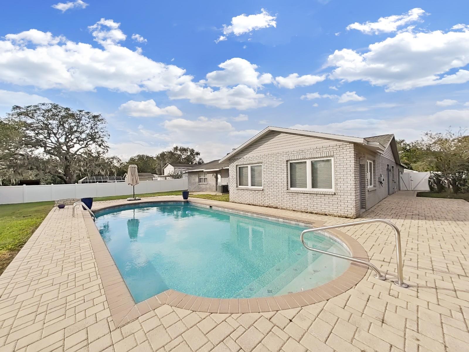 2109 CLIFTON DR, VALRICO, FL, 33594