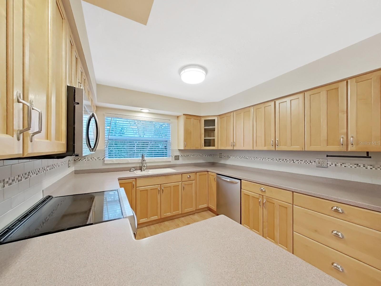 2109 CLIFTON DR, VALRICO, FL, 33594