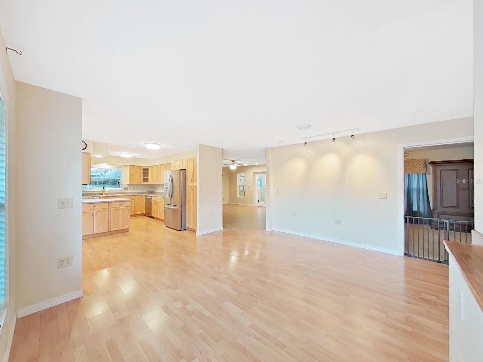 2109 CLIFTON DR, VALRICO, FL, 33594