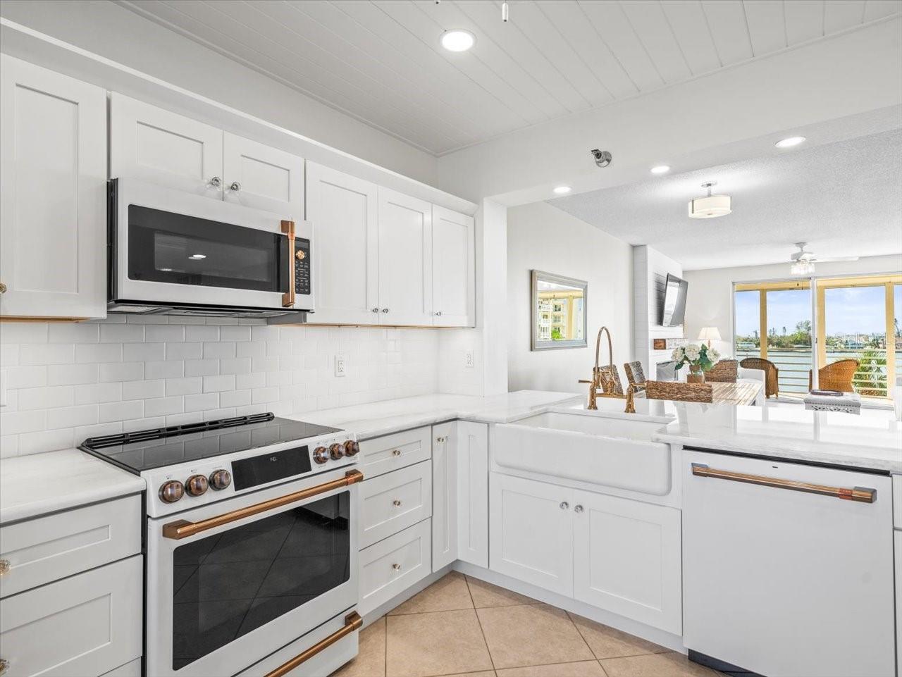 7872 SAILBOAT KEY BLVD S #303, SOUTH PASADENA, FL, 33707